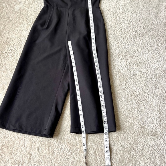 FRANCESCA’S Miami Ruffled Cold Shoulder Capri Jumpsuit—SZ. Small - Picture 8 of 13